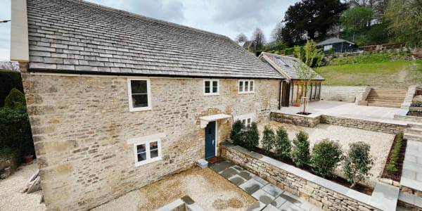 outside of an oak framed house