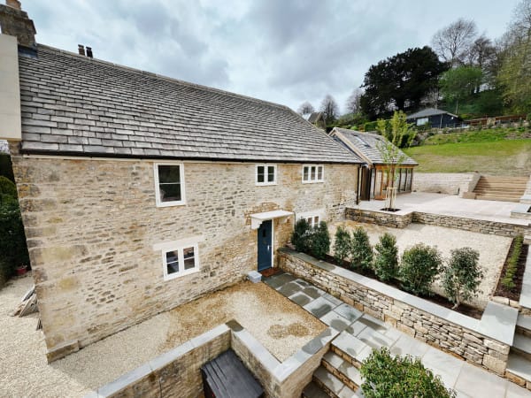 outside of an oak framed house